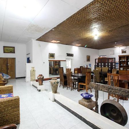 Reddoorz Near Rumah Sakit Wirosaban Salakan Exterior foto